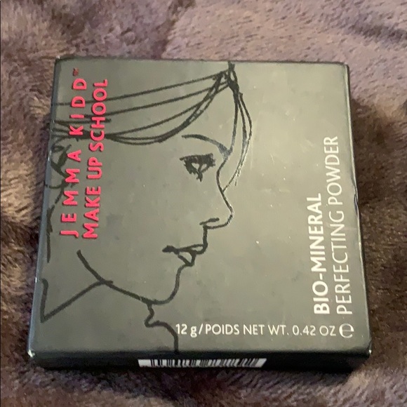 Jemma Kidd Bio Mineral Perfecting Powder-Light - Picture 3 of 8